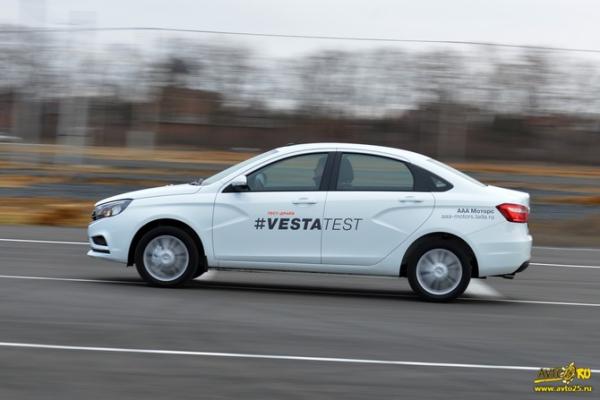 Центр внимания: тест-драйв Lada Vesta
